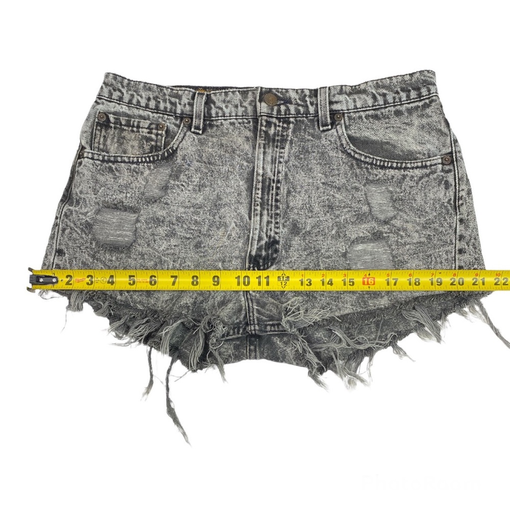 Levi's Shorts Cut Offs High Rise Black Acid Wash Distressed Raw Hem - Picture 6 of 10